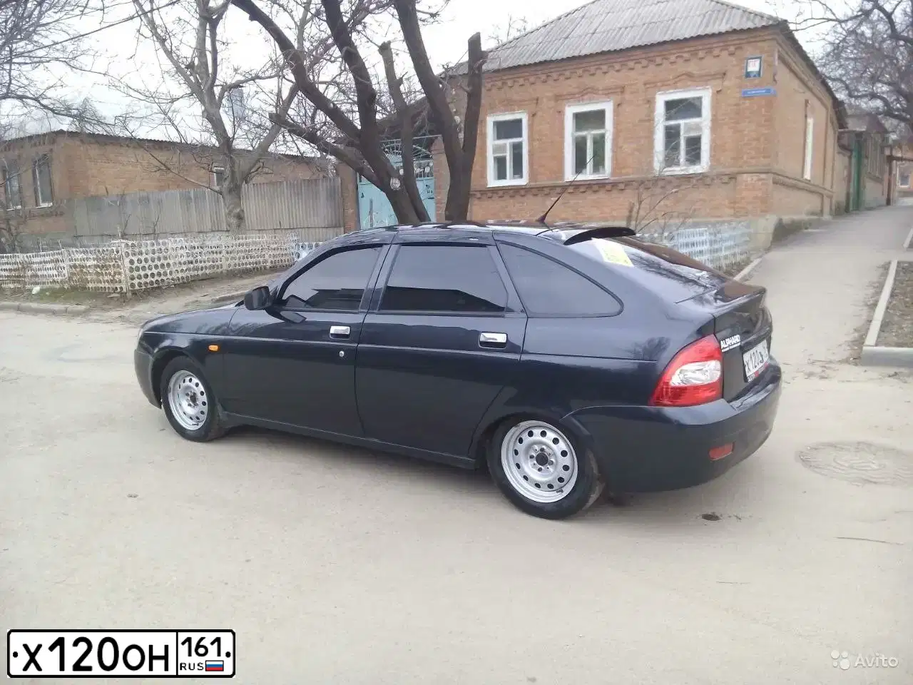 Фото автомобиля HYUNDAI SOLARIS, 2011 — госномер М051МО761. Цвет: БЕЖЕВО-СЕРЫЙ