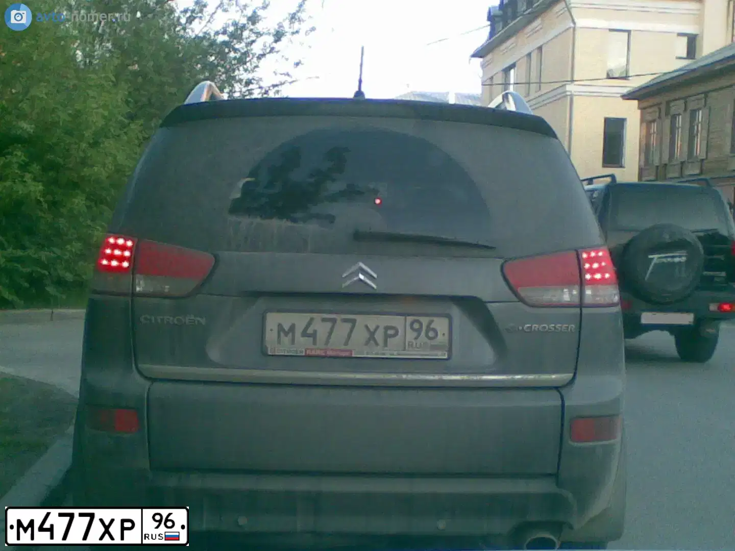 Фото автомобиля CITROEN C-CROSSER, 2008 — госномер М477ХР96. Цвет: ТЕМНО-СЕРЫЙ
