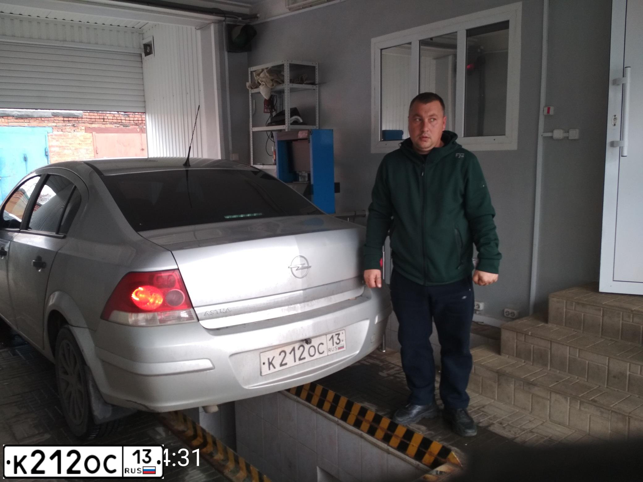 Фото автомобиля OPEL ASTRA, 2007 — госномер К212ОС13. Цвет: Серебристый