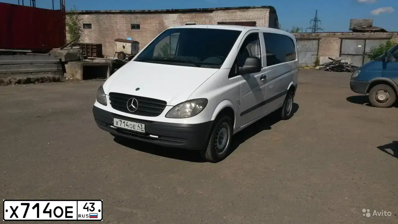 Фото автомобиля MERCEDES-BENZ VITO, 2005 — госномер Н772СС21. Цвет: Белый