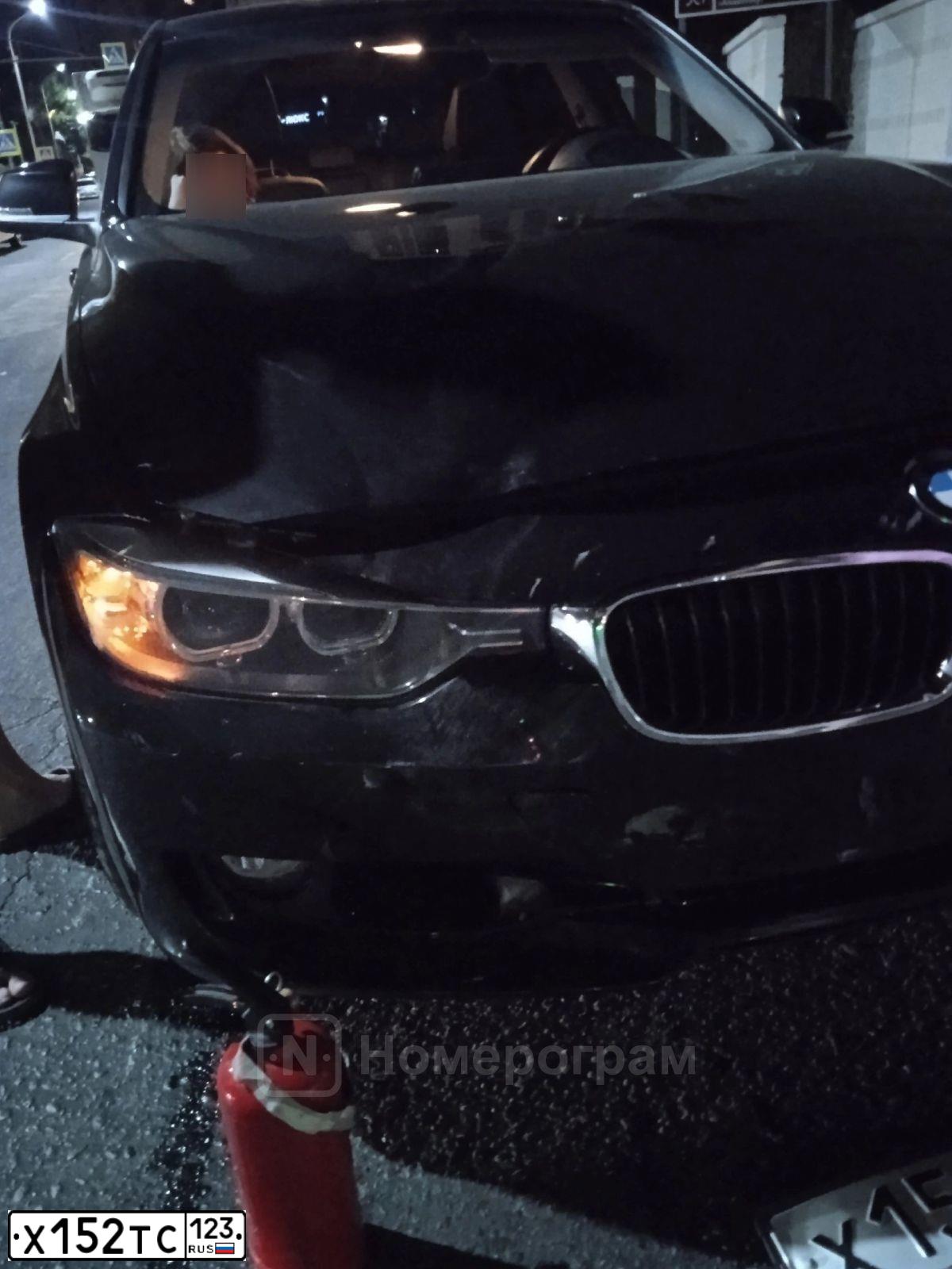 Фото автомобиля BMW SERIE 3, 2014 — госномер У900НО123. Цвет: ЧЕРНЫЙ
