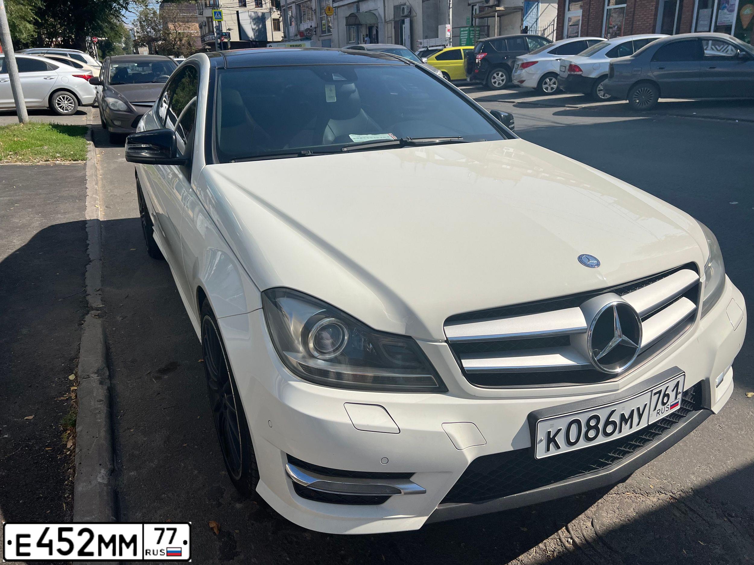 Фото автомобиля MERCEDES C-KLASSE, 2012 — госномер Н356НВ761. Цвет: Белый