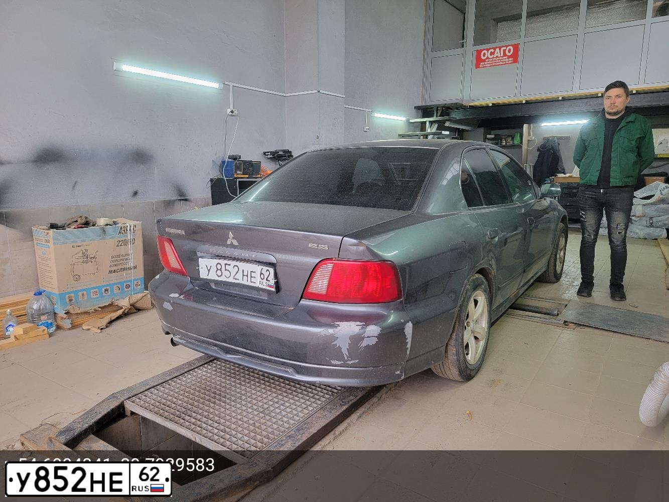 Фото автомобиля MITSUBISHI GALANT, 2002 — госномер Т047УА62. Цвет: СЕРЫЙ