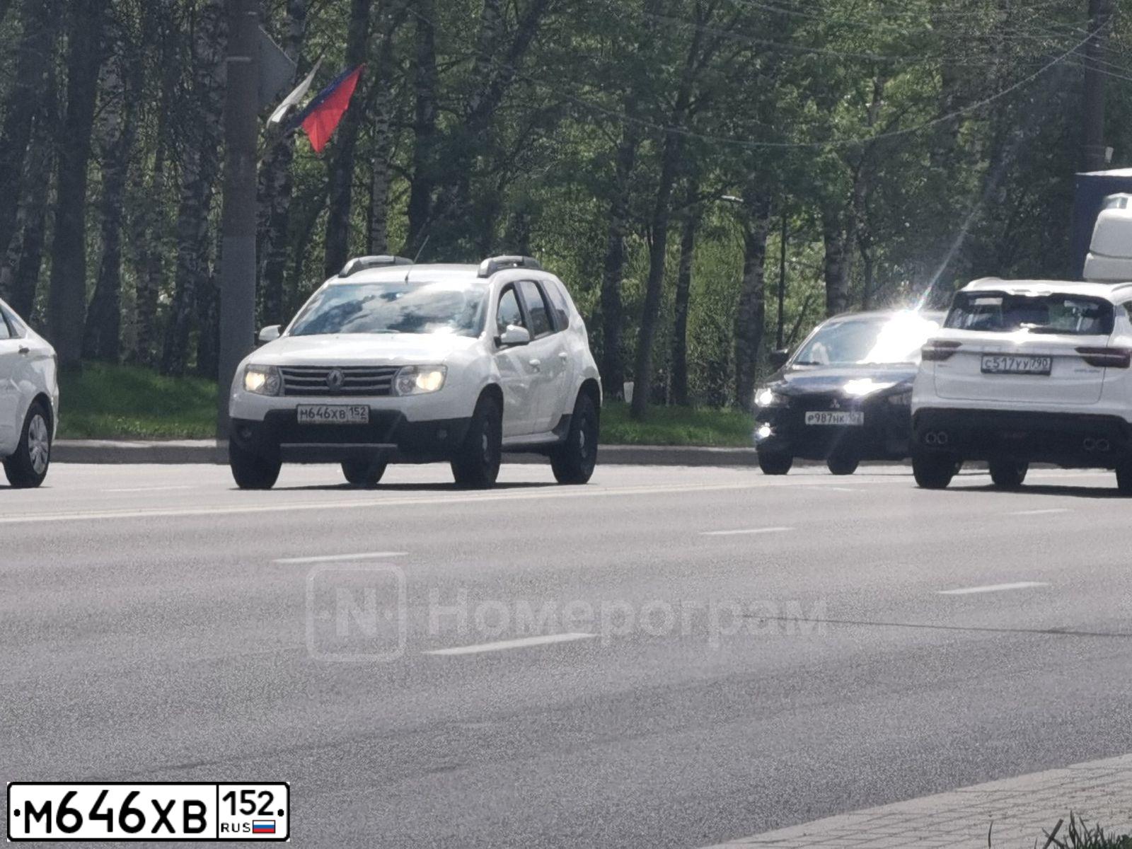 Фото автомобиля RENAULT DUSTER, 2014 — госномер М646ХВ152. Цвет: БЕЛЫЙ
