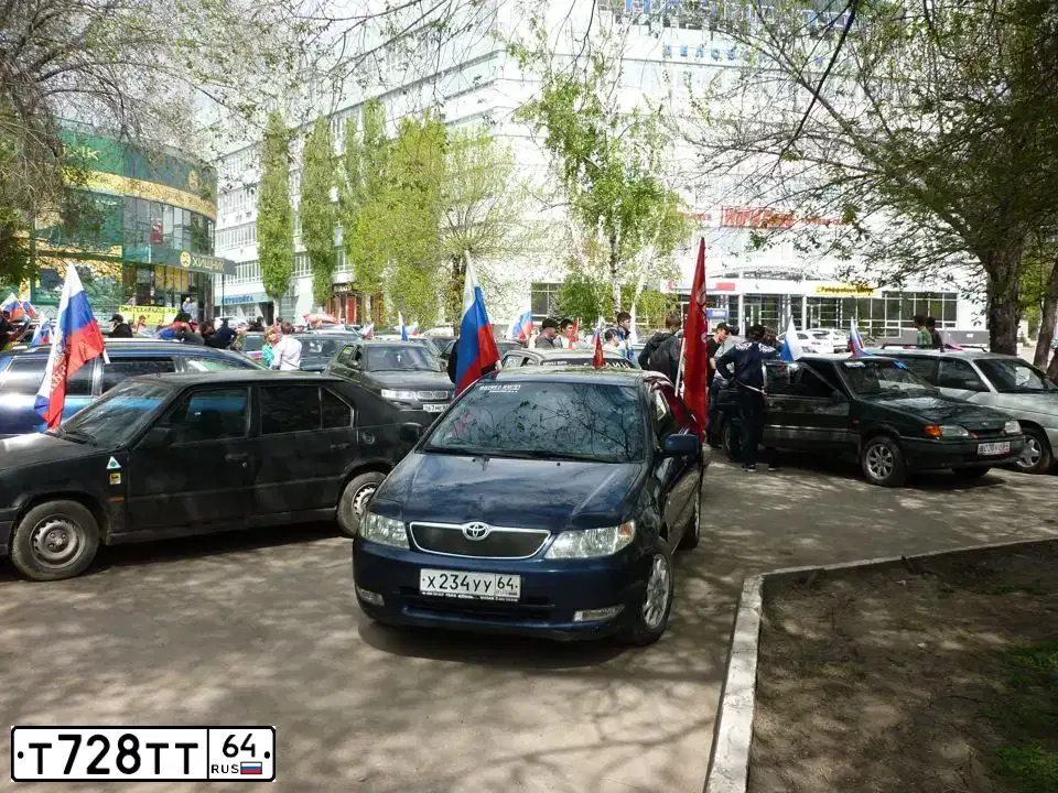 Фото автомобиля RENAULT FLUENCE, 2012 — госномер Т728ТТ64. Цвет: СВЕТЛО СЕРЫЙ