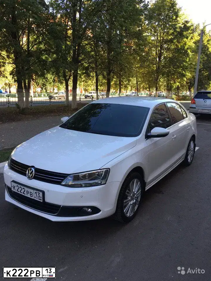 Фото автомобиля LADA VESTA, 2016 — госномер К222РВ13. Цвет: БЕЛЫЙ