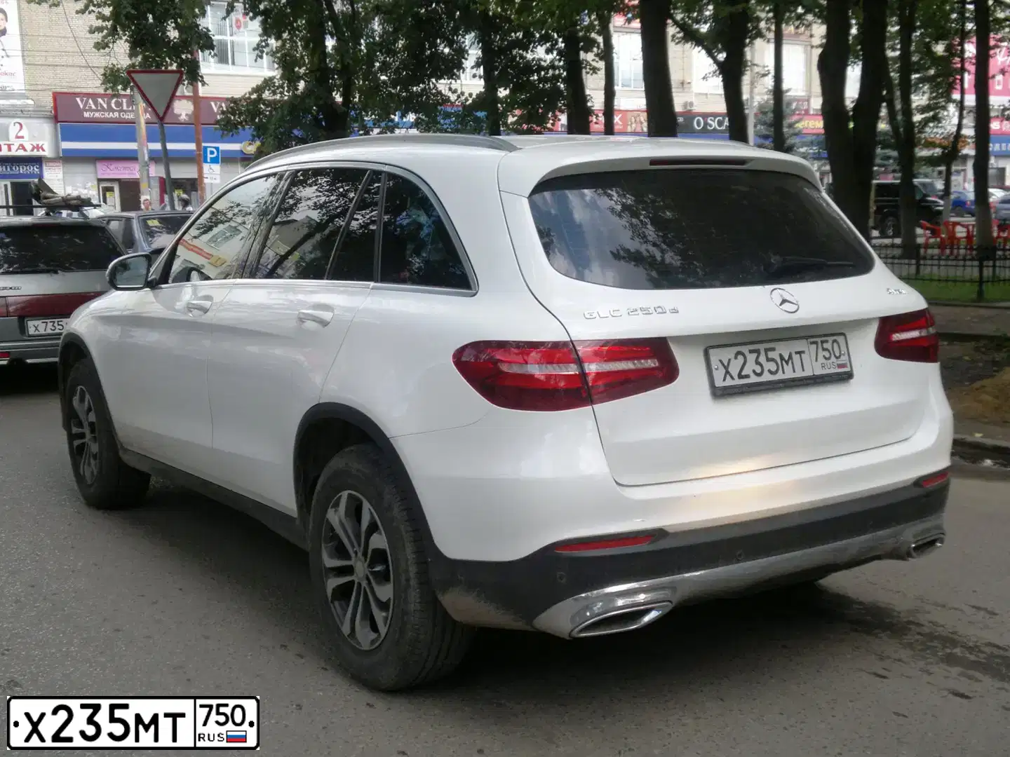Фото автомобиля MERCEDES GLC-KLASSE, 2015 — госномер Х235МТ750. Цвет: БЕЛЫЙ