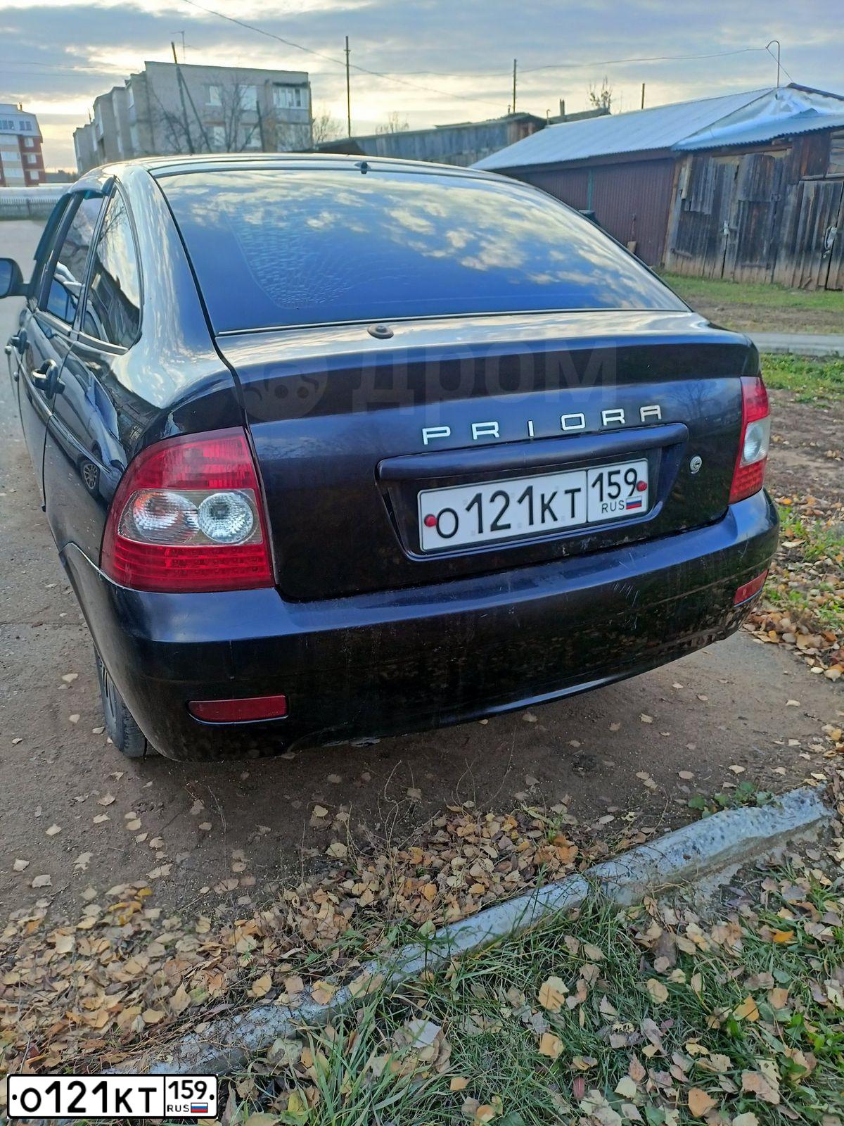 Фото автомобиля LADA 2172 PRIORA, 2011 — госномер О121КТ159. Цвет: СИНЕ-ЧЕРНЫЙ