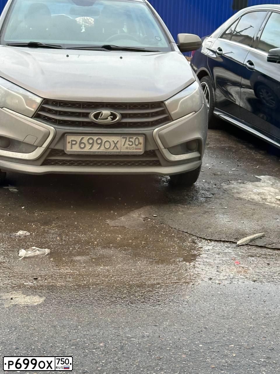 Фото автомобиля LADA VESTA, 2017 — госномер Р699ОХ750. Цвет: СЕРО-ГОЛУБОЙ