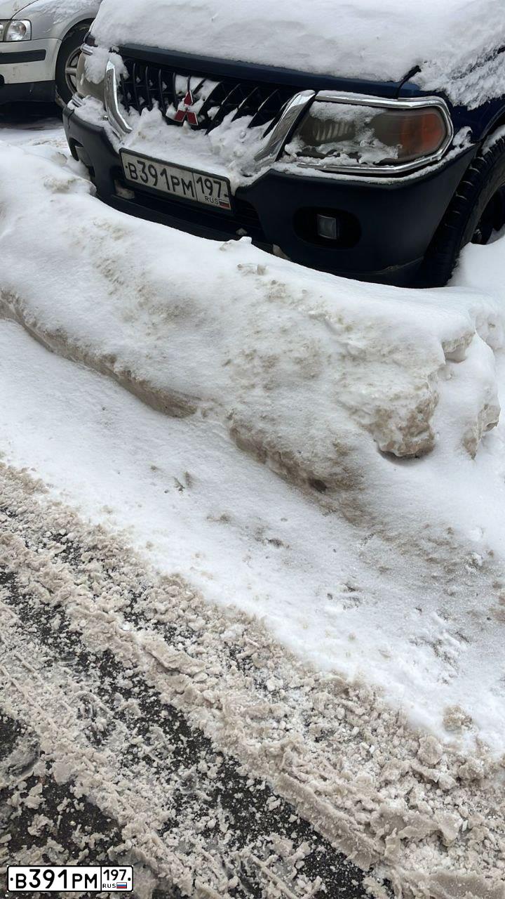 Фото автомобиля MITSUBISHI MONTERO, 2000 — госномер М912РЕ177. Цвет: СИНИЙ