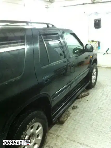 Фото автомобиля CHEVROLET BLAZER, 1998 — госномер С026ХВ774. Цвет: ЧЕРНЫЙ