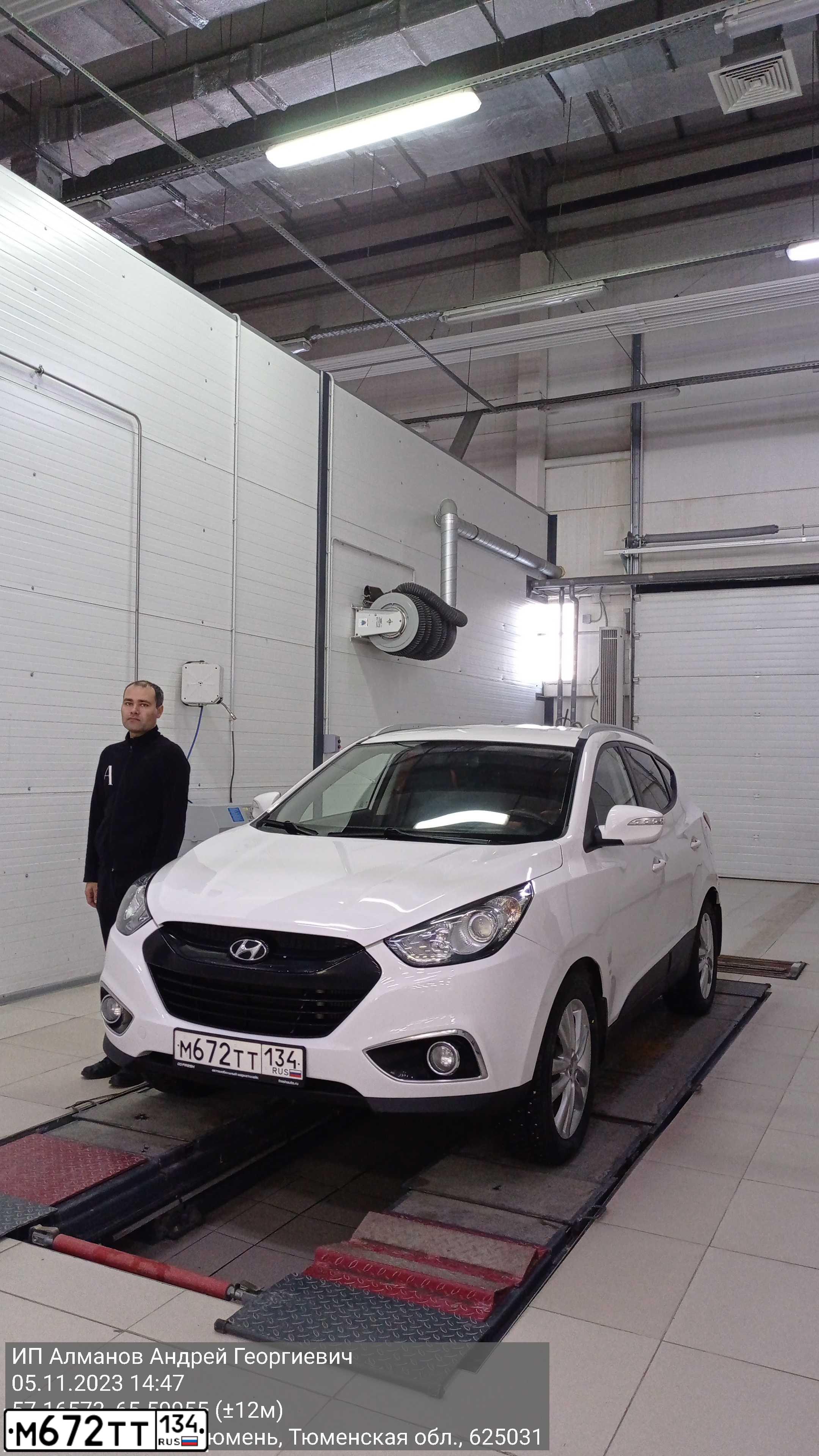Фото автомобиля HYUNDAI IX35, 2011 — госномер М672ТТ134. Цвет: БЕЛЫЙ