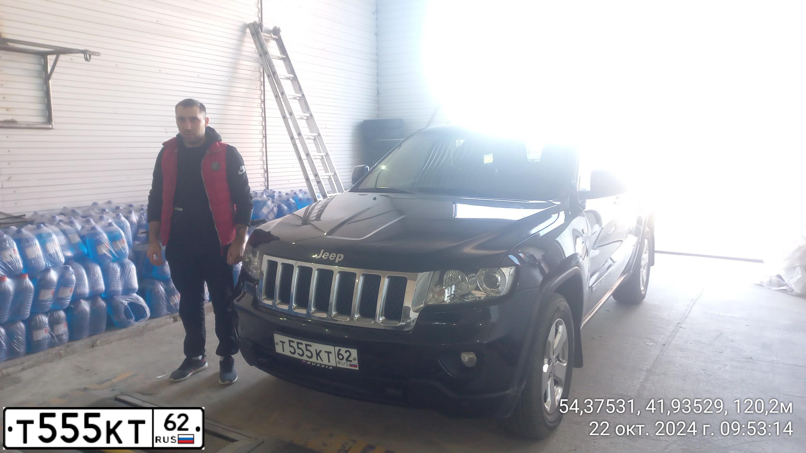 Фото автомобиля JEEP GRAND CHEROKEE, 1997 — госномер Х139УА152. Цвет: ЧЕРНЫЙ