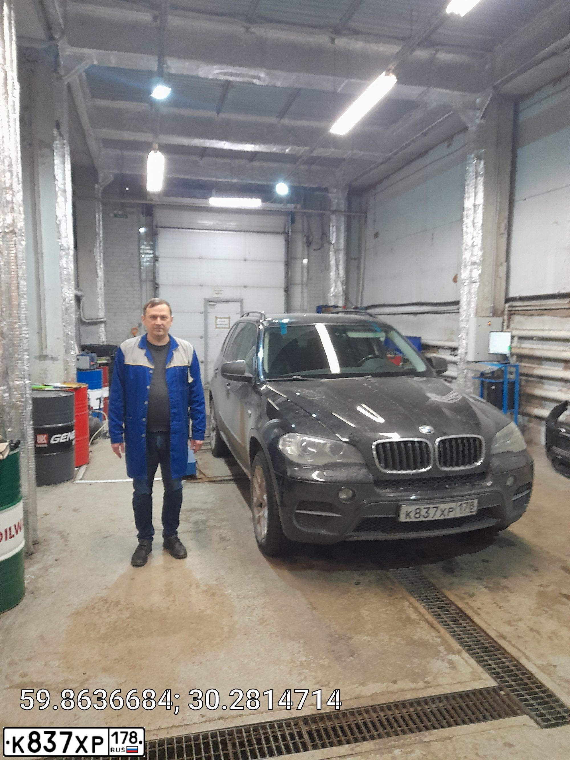 Фото автомобиля BMW X5, 2012 — госномер К837ХР178. Цвет: ЧЕРНЫЙ