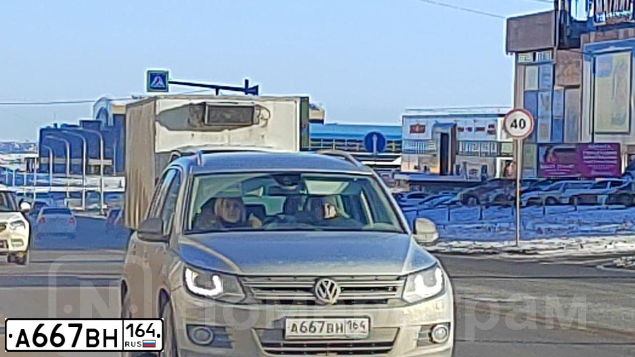 Фото автомобиля VOLKSWAGEN TIGUAN, 2013 — госномер А667ВН164. Цвет: СЕРЕБРИСТЫЙ