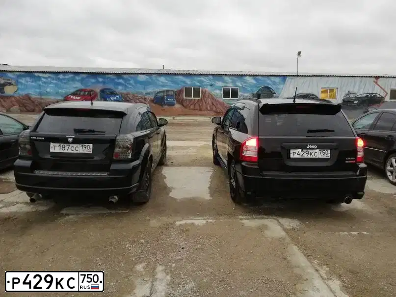 Фото автомобиля JEEP COMPASS, 2006 — госномер Н003ОХ32. Цвет: ЧЕРНЫЙ