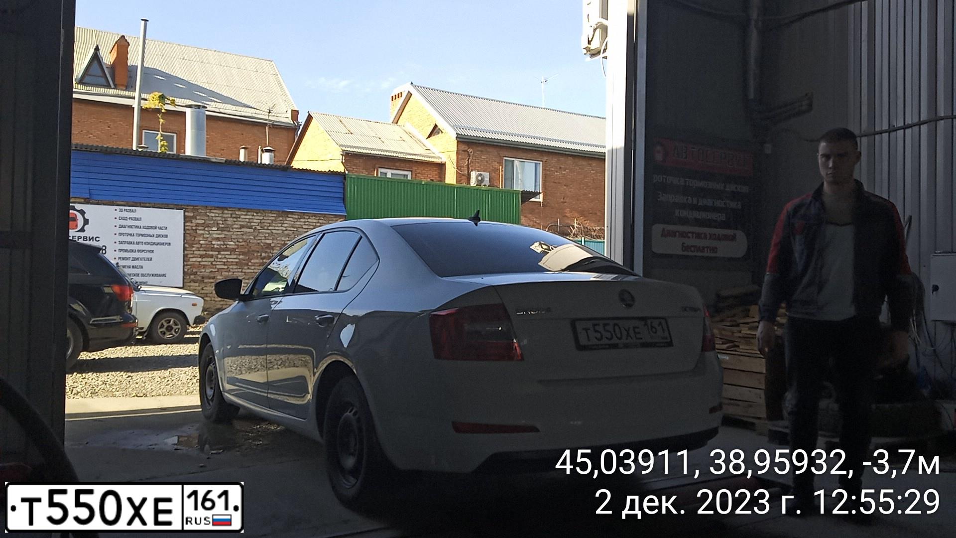 Фото автомобиля SKODA OCTAVIA, 2016 — госномер Р259МС193. Цвет: БЕЛЫЙ