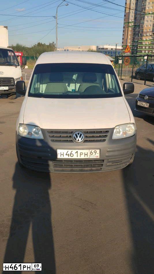 Фото автомобиля VOLKSWAGEN CADDY, 2007 — госномер О693ЕТ178. Цвет: Белый