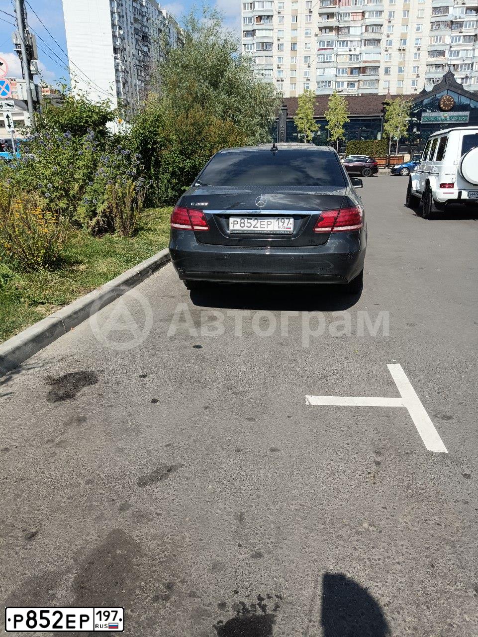 Фото автомобиля MERCEDES E-KLASSE, 2010 — госномер В308ОК777. Цвет: ЧЕРНЫЙ