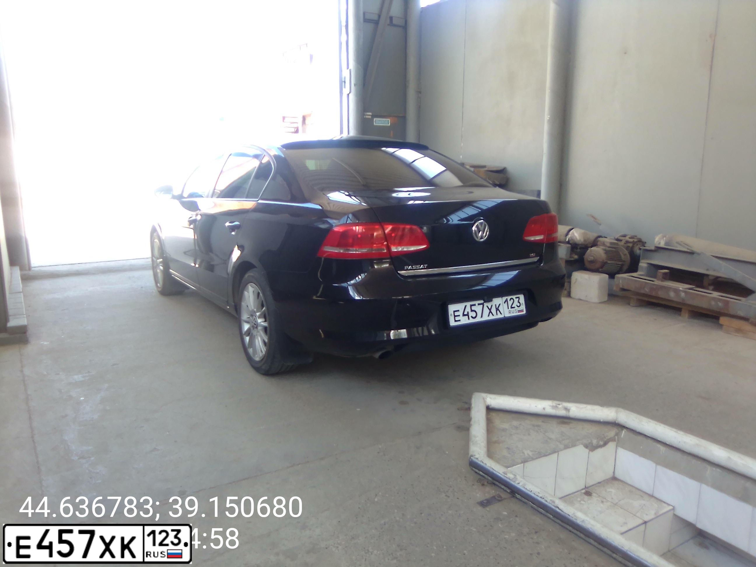Фото автомобиля VOLKSWAGEN PASSAT, 2011 — госномер К969ХВ38. Цвет: ЧЕРНЫЙ
