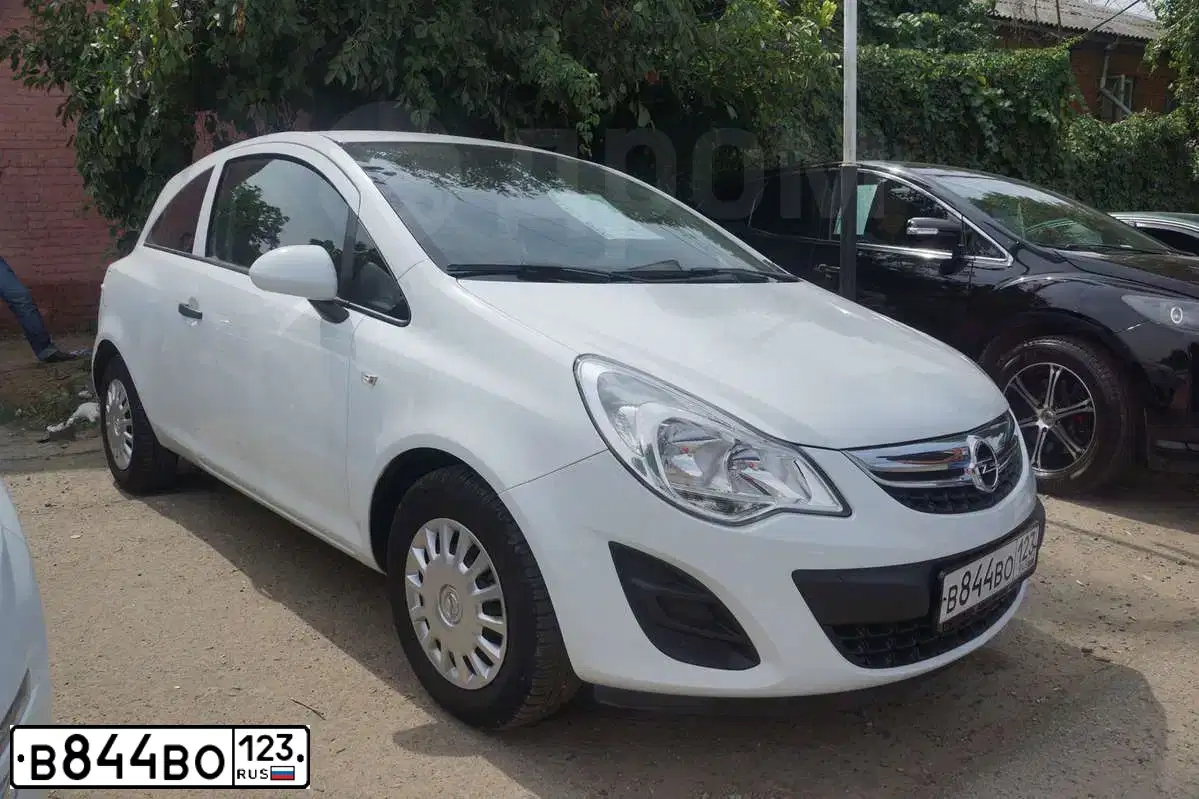 Фото автомобиля OPEL CORSA, 2012 — госномер В844ВО123. Цвет: Белый