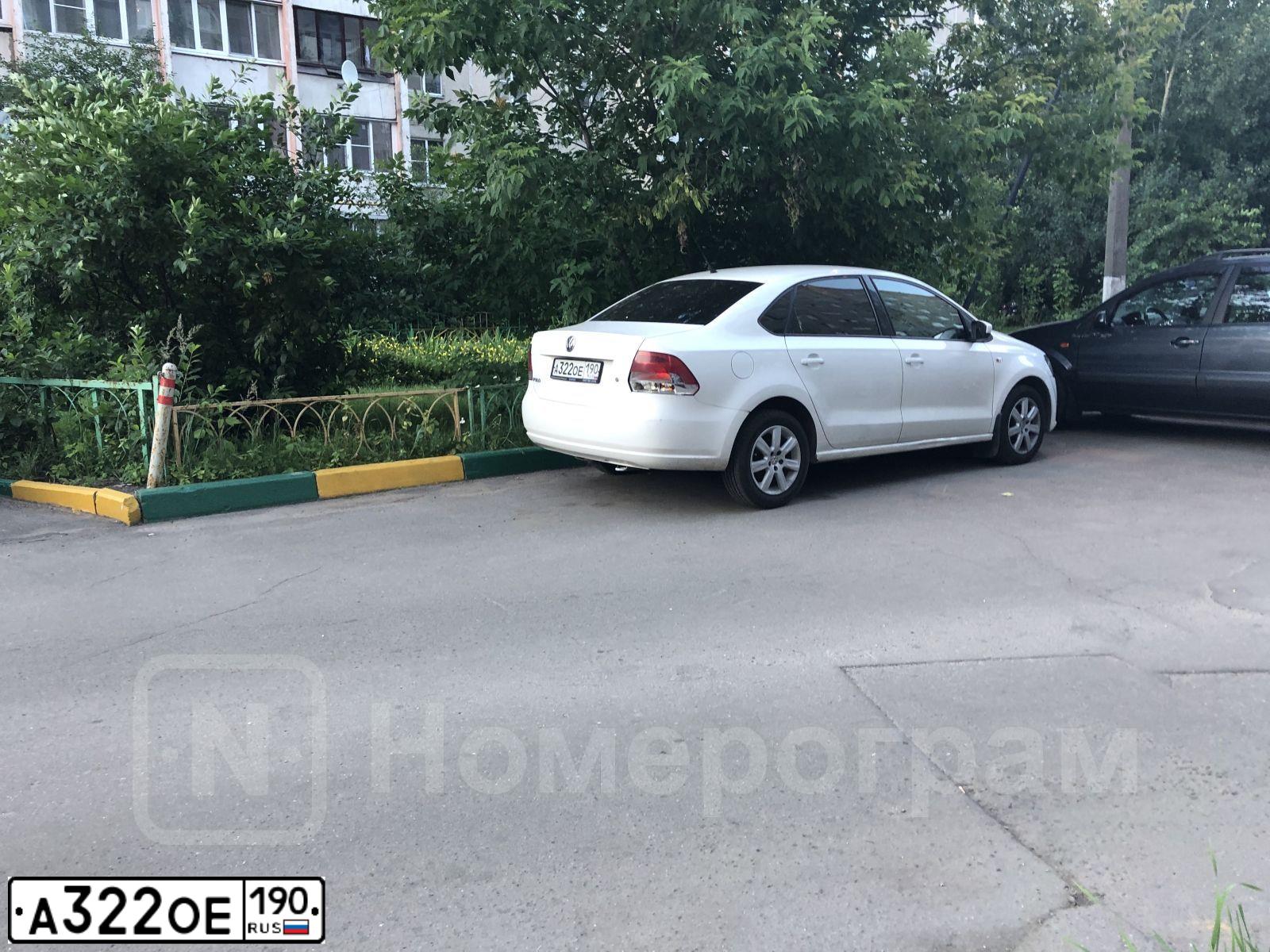 Фото автомобиля VOLKSWAGEN POLO, 2011 — госномер А322ОЕ190. Цвет: БЕЛЫЙ