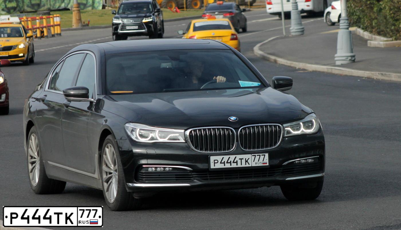 Фото автомобиля BMW X3, 2018 — госномер Р444ТК777. Цвет: Коричневый