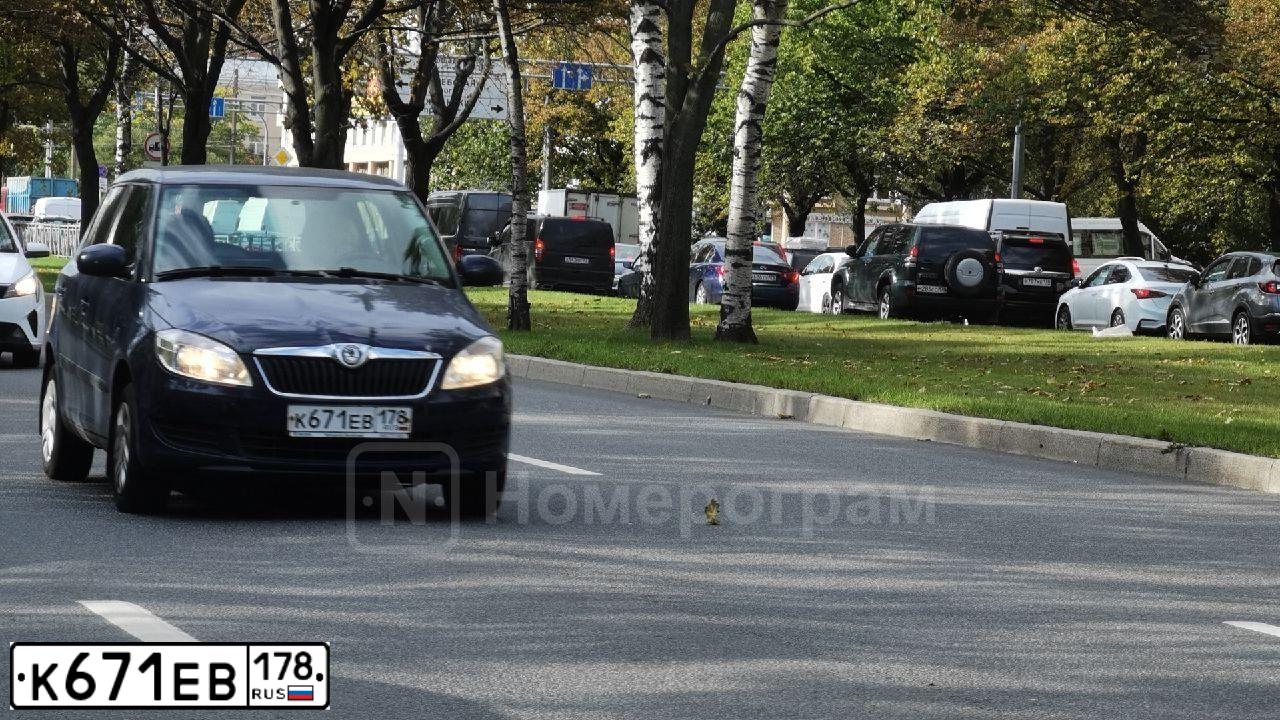 Фото автомобиля SKODA FABIA, 2011 — госномер К671ЕВ178