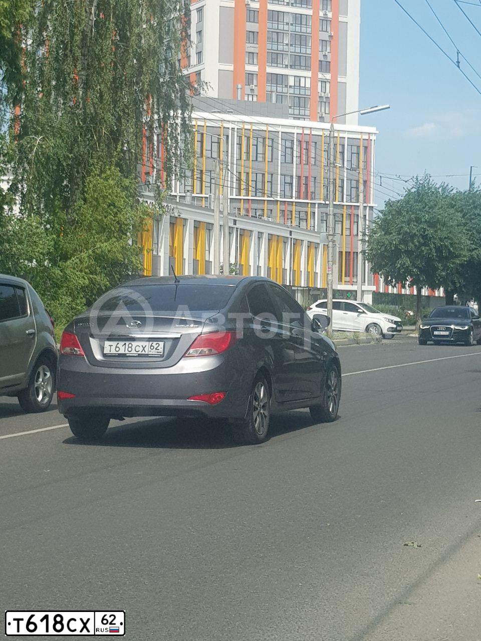Фото автомобиля HYUNDAI SOLARIS, 2014 — госномер Т618СХ62. Цвет: ТЕМНО-СЕРЫЙ