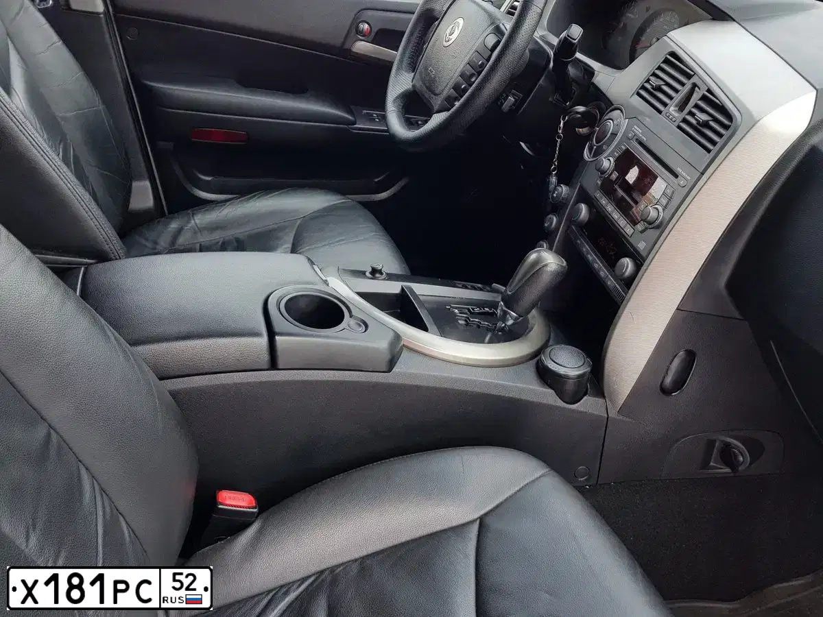 Фото автомобиля SSANGYONG KYRON, 2012 — госномер Х181РС52. Цвет: СЕРЕБРИСТЫЙ