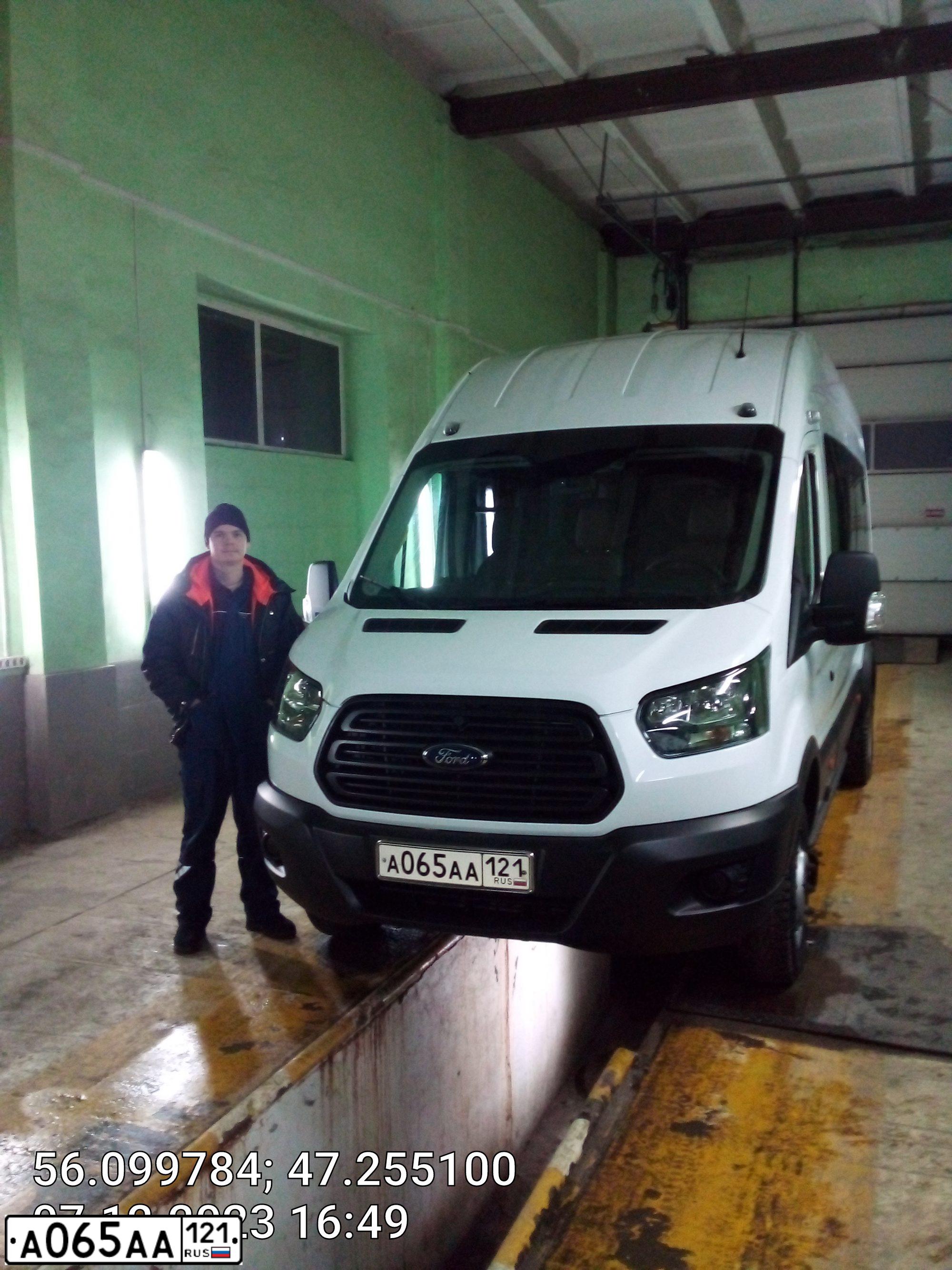 Фото автомобиля TOYOTA HIACE, 2008 — госномер А065АА121. Цвет: СЕРЕБРИСТЫЙ