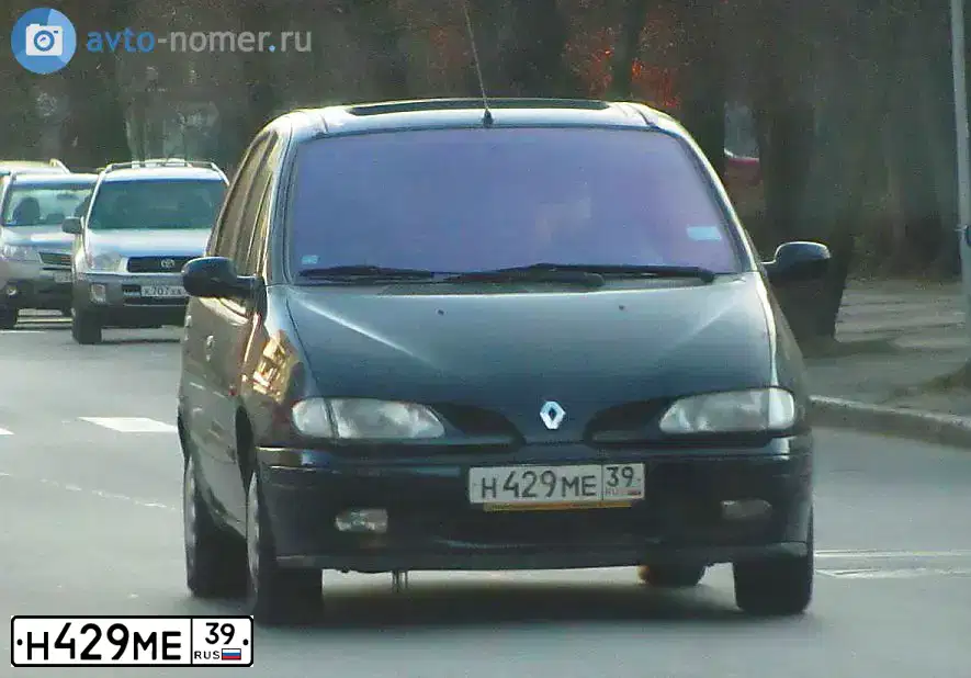 Фото автомобиля RENAULT MEGANE /GRAND/ SCENIC, 1997 — госномер Н429МЕ39. Цвет: СИНИЙ