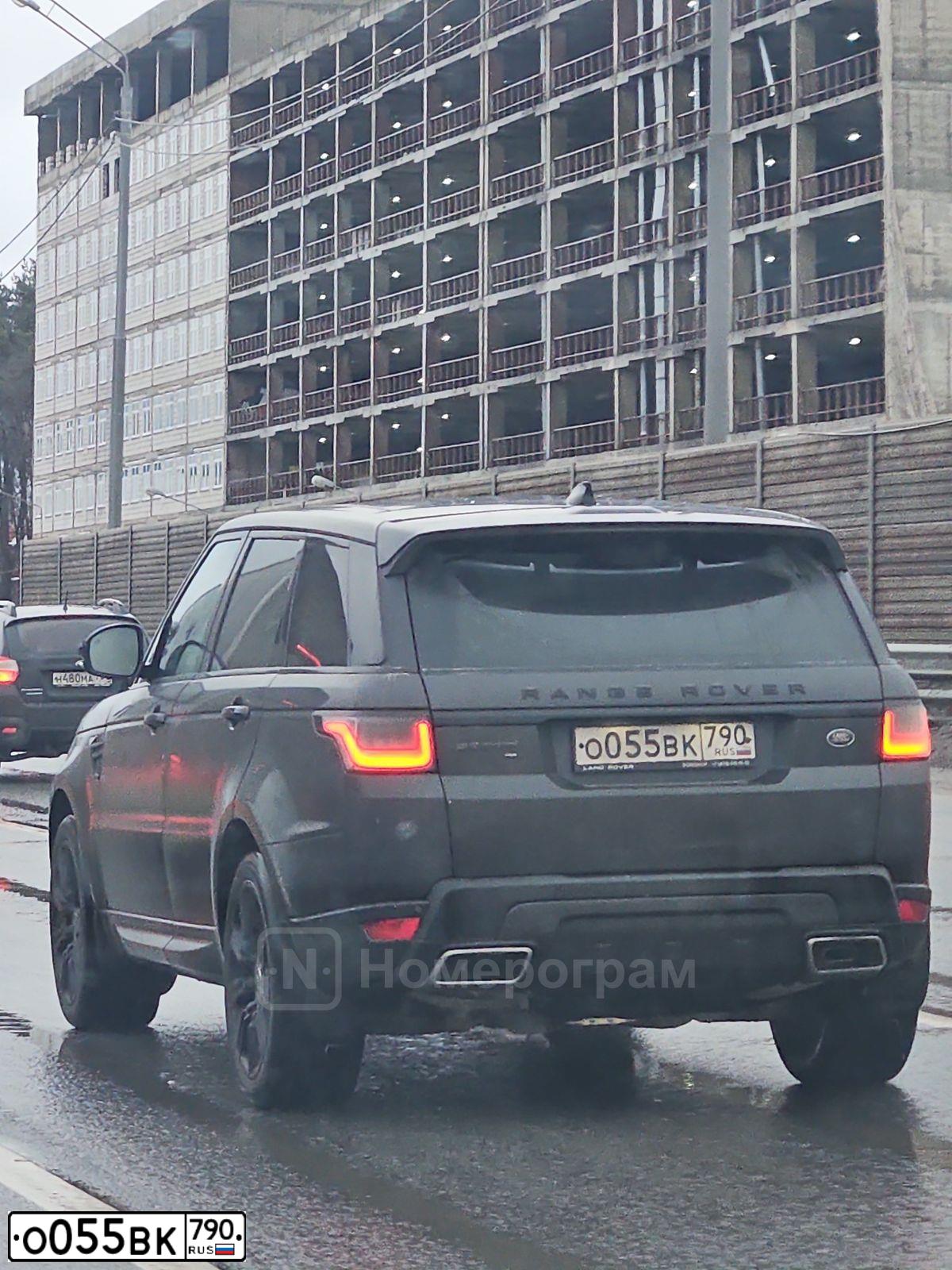 Фото автомобиля LANDROVER RANGE ROVER SPORT, 2020 — госномер О055ВК790. Цвет: ТЕМНО-СЕРЫЙ