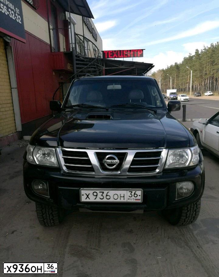 Фото автомобиля NISSAN PATROL, 2003 — госномер Х936ОН36. Цвет: ЧЕРНЫЙ