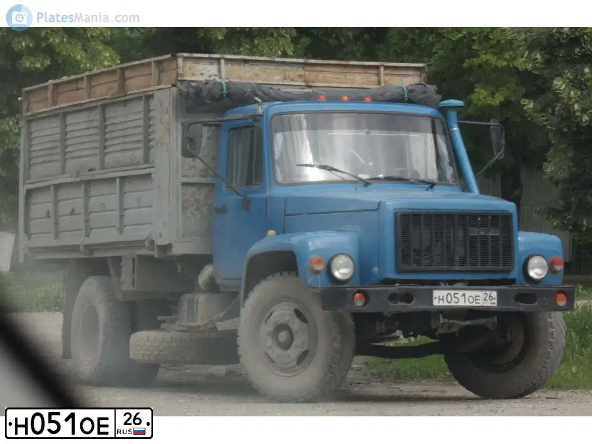 Фото автомобиля GAZ SAZ 4509 /CHASSIS 4301/, 1993 — госномер Х011ХР26. Цвет: синий