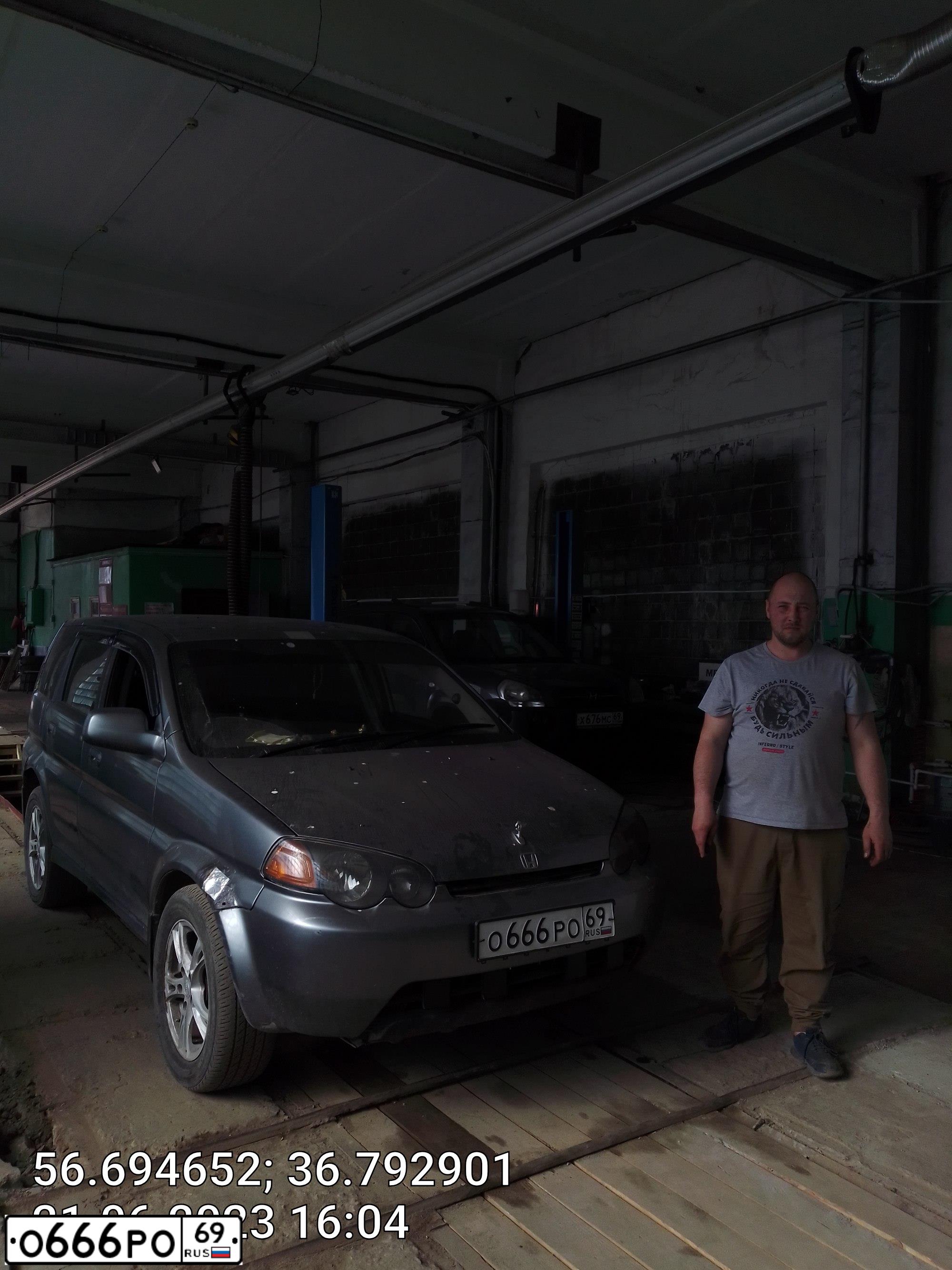Фото автомобиля HONDA HR-V HONDA HR-V, 2000 — госномер О366ТМ69. Цвет: Серый