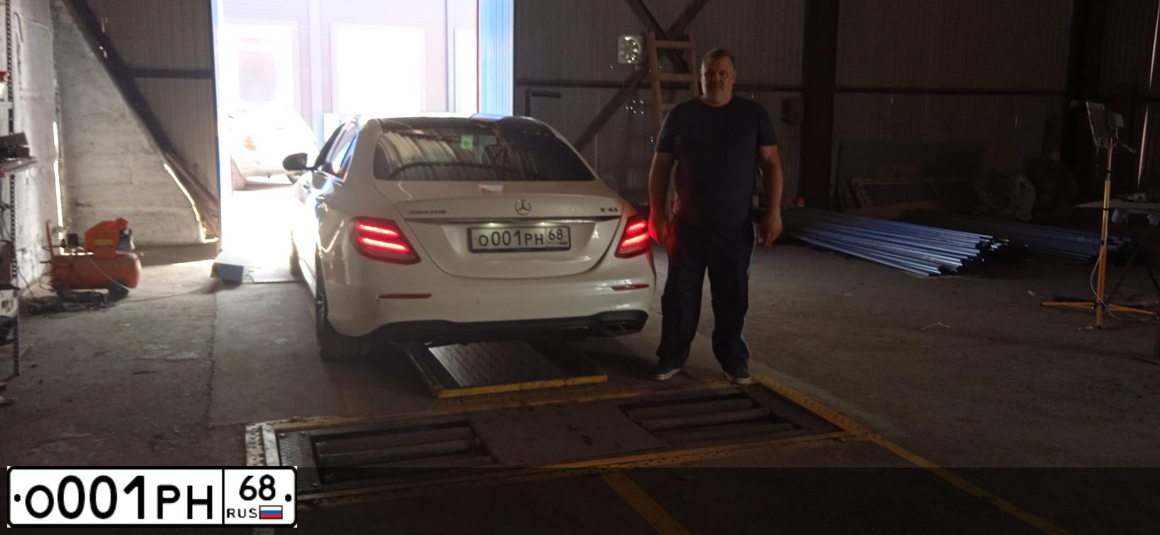 Фото автомобиля MERCEDES E-KLASSE, 2014 — госномер О001РН68. Цвет: Белый
