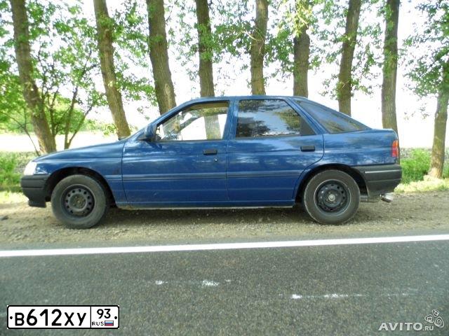 Фото автомобиля FORD ESCORT, 1992 — госномер В612ХУ93. Цвет: синий