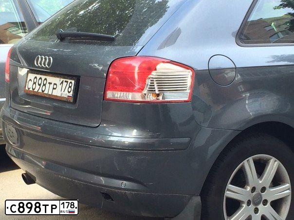 Фото автомобиля AUDI A3, 2003 — госномер Н611ТР35. Цвет: СЕРЫЙ
