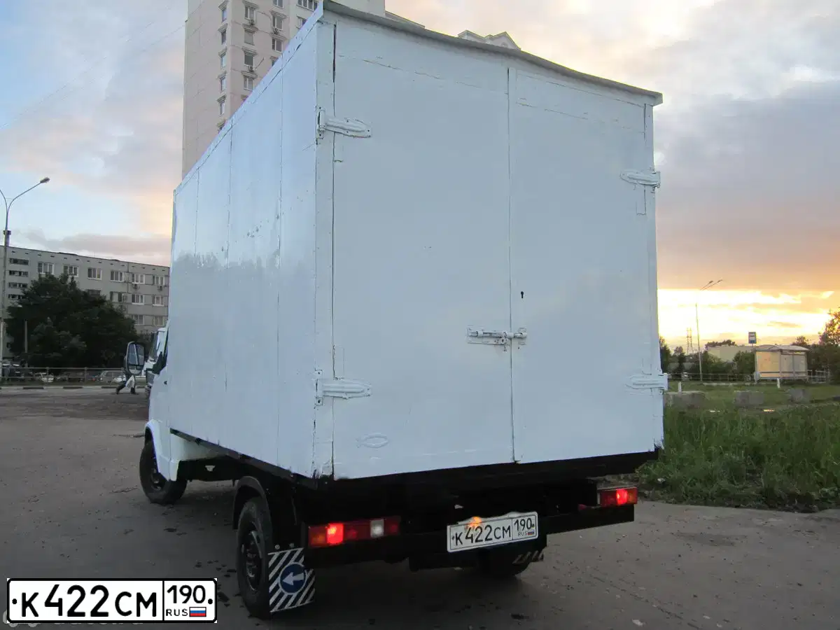 Фото автомобиля MERCEDES SPRINTER, 1987 — госномер К422СМ190. Цвет: Белый