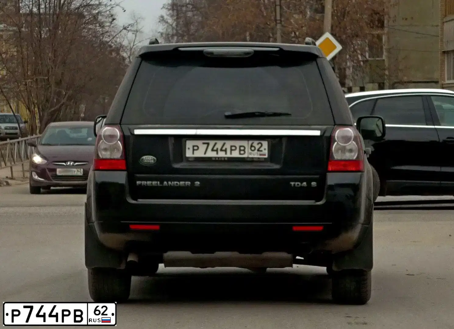 Фото автомобиля LANDROVER FREELANDER, 2011 — госномер М248КЕ134. Цвет: ЧЕРНЫЙ