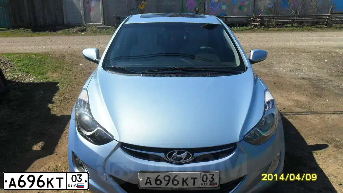 Фото автомобиля HYUNDAI AVANTE, 2011 — госномер М477КК138. Цвет: голубой