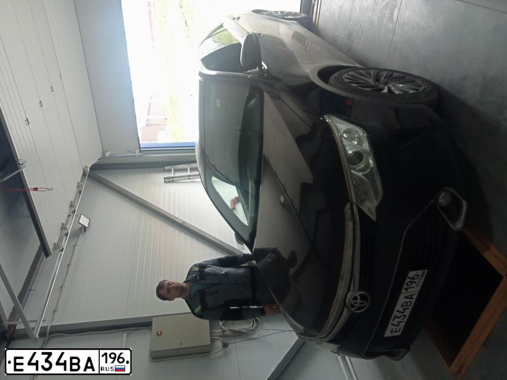 Фото автомобиля TOYOTA CAMRY, 2015 — госномер В449ВВ54. Цвет: ЧЕРНЫЙ МЕТАЛЛИК
