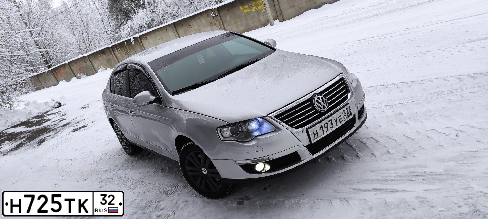 Фото автомобиля VOLKSWAGEN PASSAT, 2005 — госномер Н193УЕ32. Цвет: Серебристый