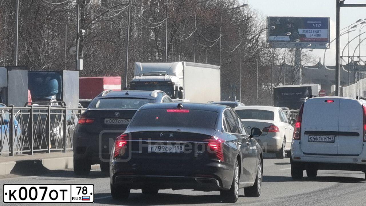 Фото автомобиля BMW X6, 2010 — госномер К007ОТ78. Цвет: синий