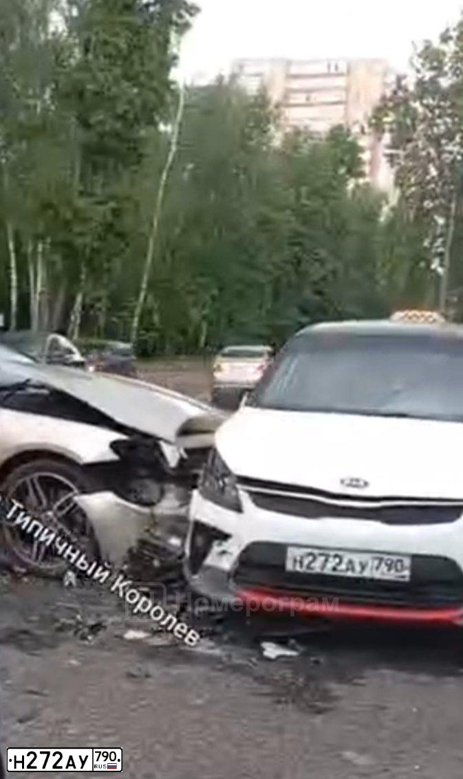 Фото автомобиля KIA RIO, 2020 — госномер Н272АУ790. Цвет: БЕЛЫЙ-ЖЕЛТЫЙ-СЕРЫЙ