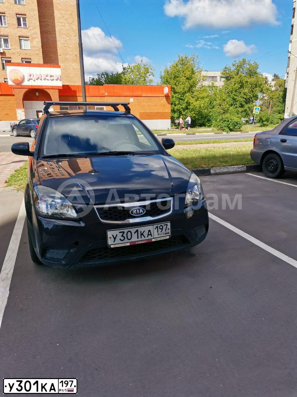 Фото автомобиля KIA RIO, 2010 — госномер У301КА197. Цвет: ЧЕРНЫЙ