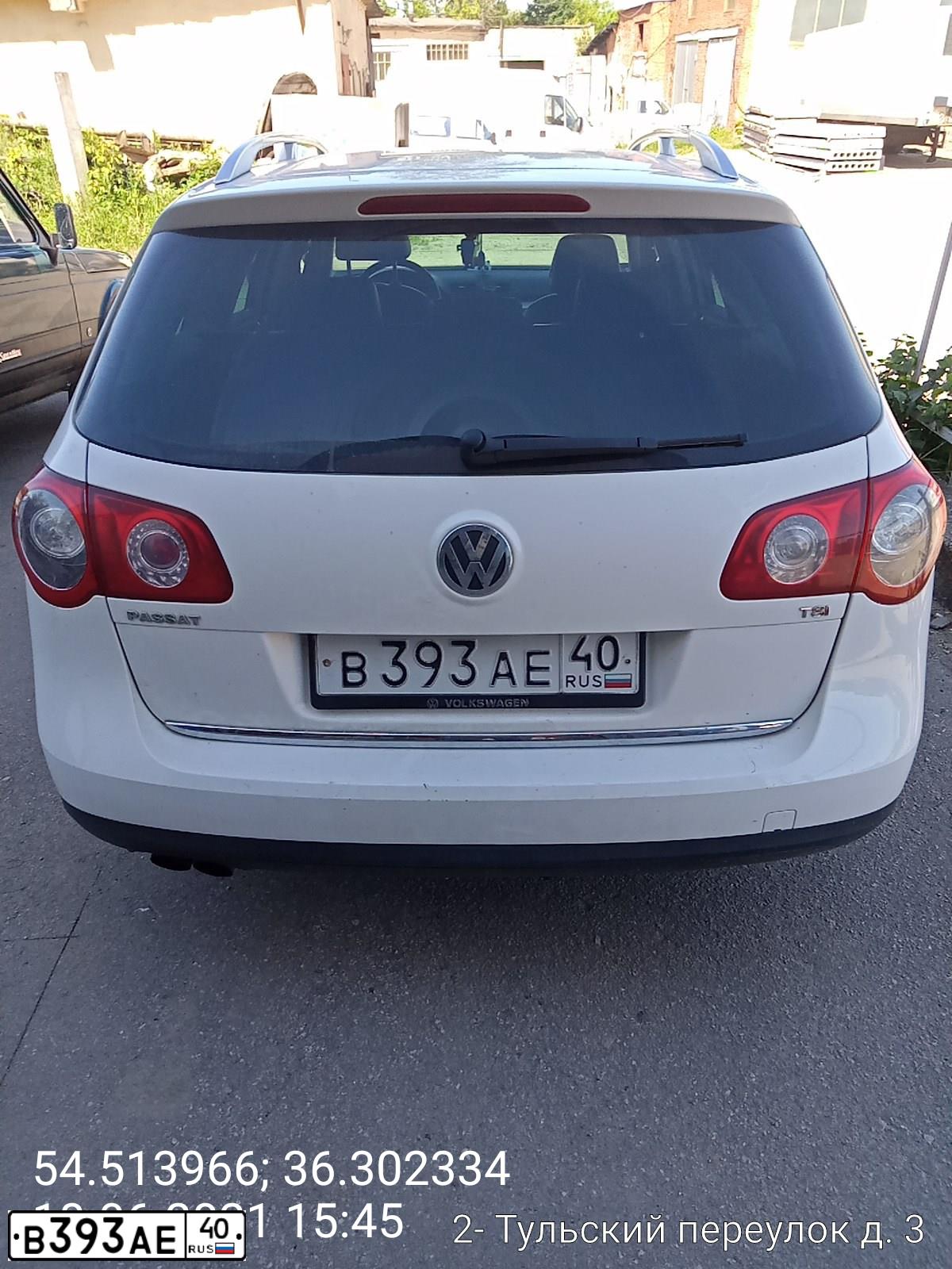 Фото автомобиля VOLKSWAGEN PASSAT, 2009 — госномер В393АЕ40. Цвет: БЕЛЫЙ