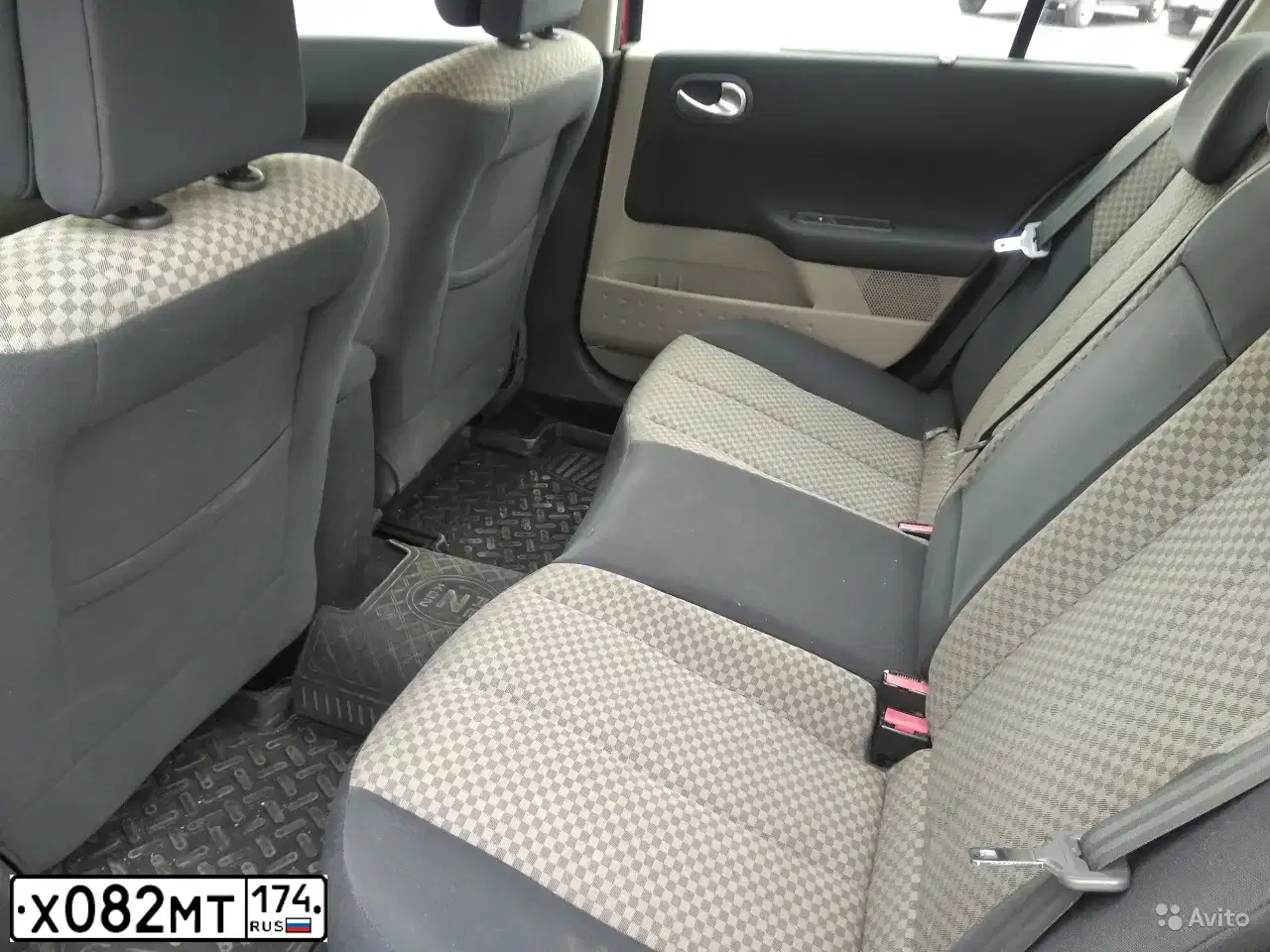 Фото автомобиля RENAULT MEGANE, 2004 — госномер Х082МТ174. Цвет: КРАСНЫЙ