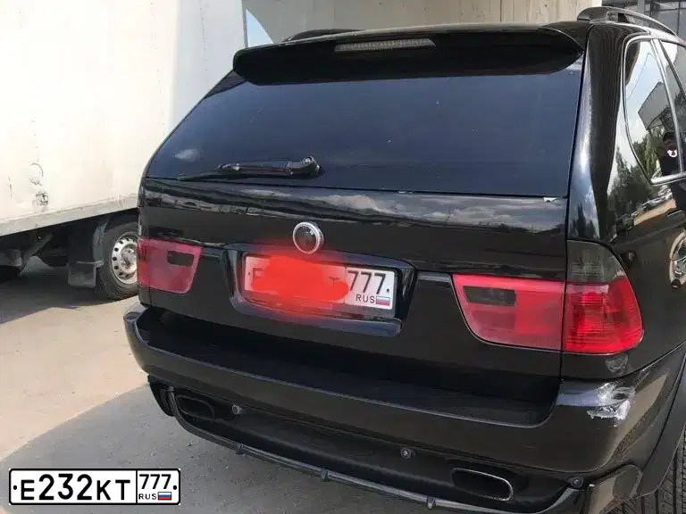 Фото автомобиля BMW X5, 2012 — госномер Е232КТ77. Цвет: ЧЕРНЫЙ